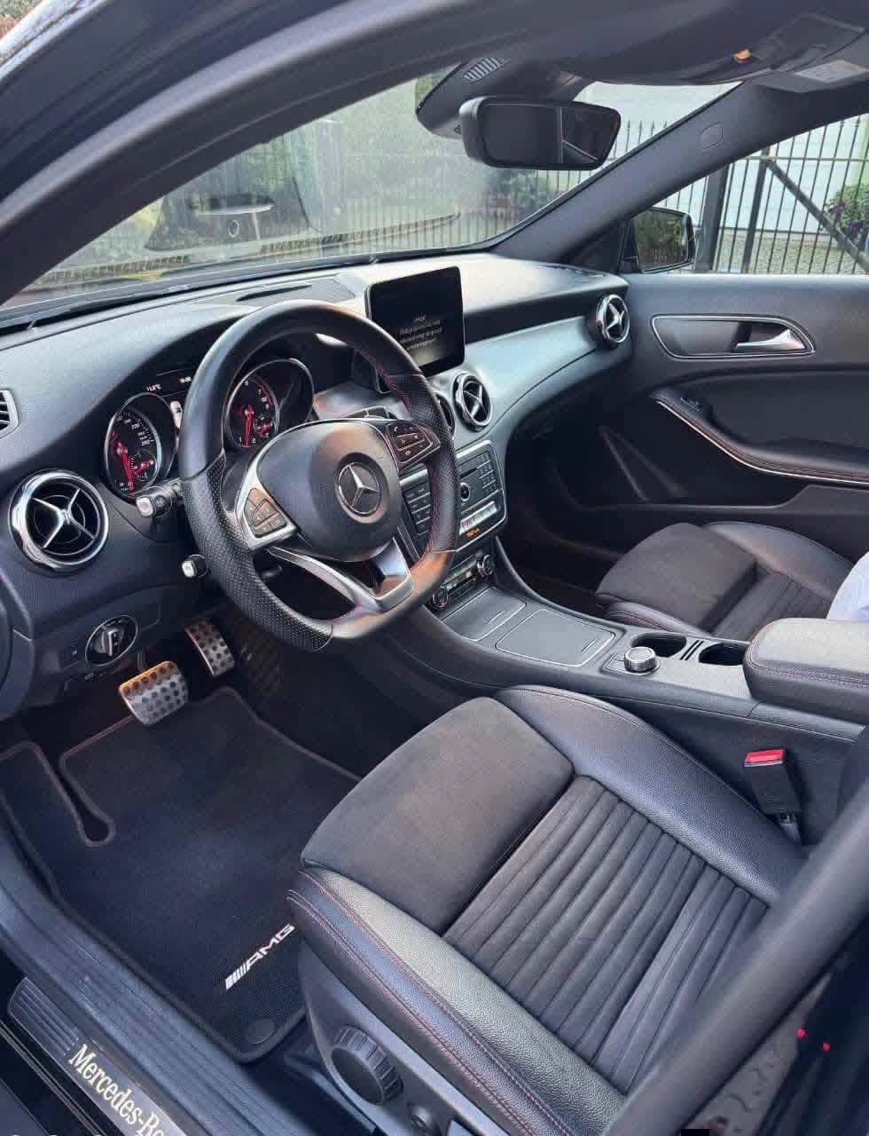 Mercedes-Benz GLA 200 7G-DCT AMG Line